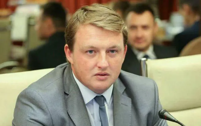 «Хто платить податки – той лох», – Фурса про відтермінування штрафу для «євроблях»