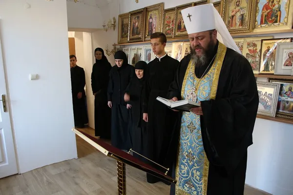 У центрі Луцька відкрили магазин для священників і не тільки (фото)