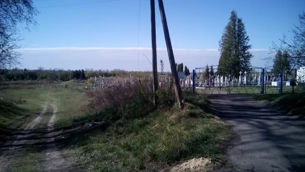 Показали, як волинські поліцейські працюють у поминальні дні (фото)