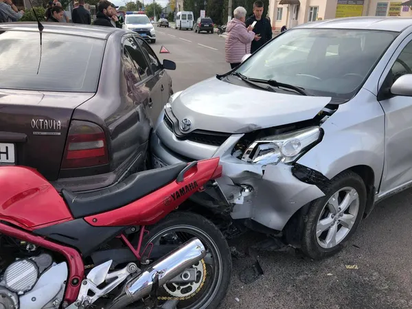 У Нововолинську водійка Тойоти наїхала на мотоцикліста