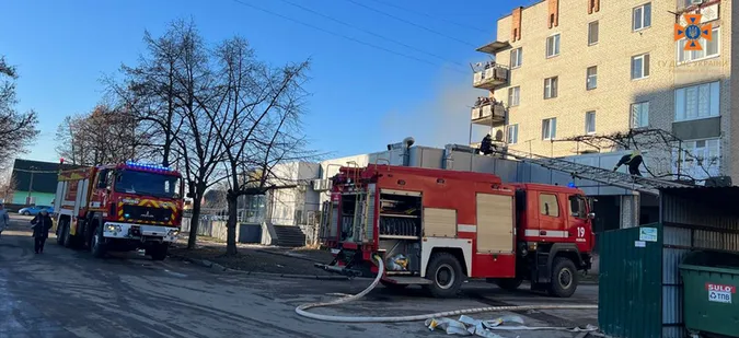 Евакуювали десятьох осіб: подробиці пожежі у Ковелі (фото)