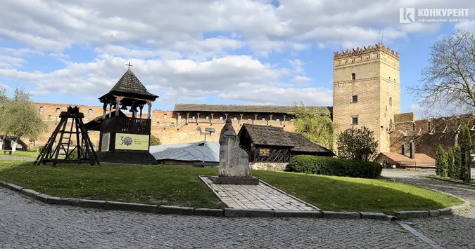 Спокійно і затишно: яка весна у Луцькому замку (фото)