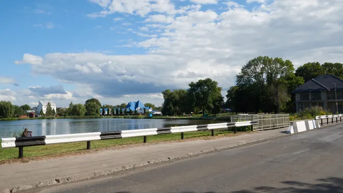 Попри війну у Луцьку триває ремонт доріг, – Поліщук (фото)