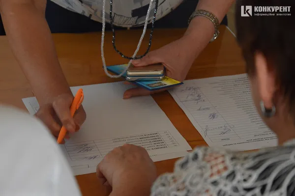 Як обирали нову голову Волиньради та хто потрапив «під роздачу» Кварцяного