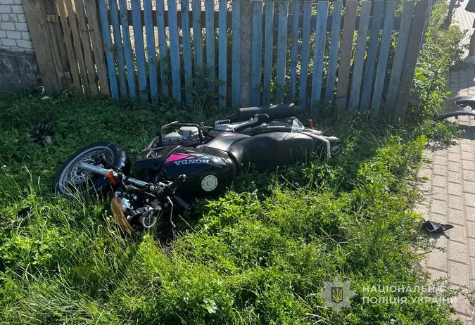 В Устилузі влупилися легковик і мотоцикл, є постраждалий