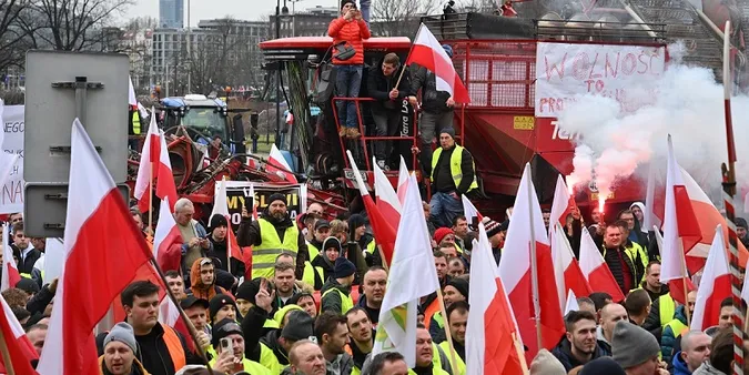 Через ПП «Устилуг» поляки не пропускають жодної вантажівки