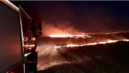 На Ковельщині через пожежу трави згоріла господарська споруда (фото)