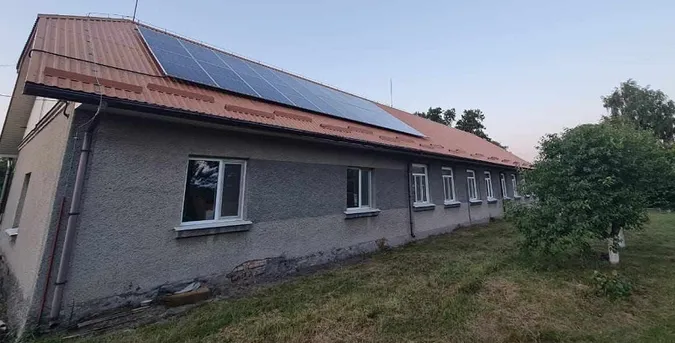 В Поромові на даху амбулаторії встановили сонячну електростанцію (фото)