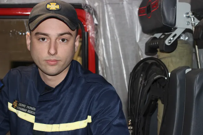 «Спорядження важить більше двадцяти кілограмів», – луцькі рятувальники розповіли про свої робочі будні