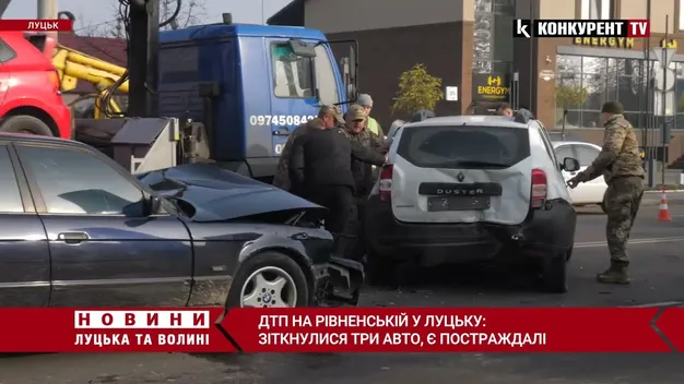 Біля АЗС у Луцьку – подвійна ДТП, є постраждалі (відео)