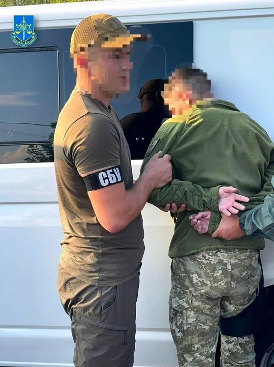 На Волині затримали прикордонника, який сприяв контрабанді сигарет (фото)