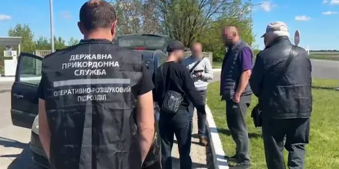Волинянин продавав автівки, які завозив «для потреб ЗСУ» (фото)