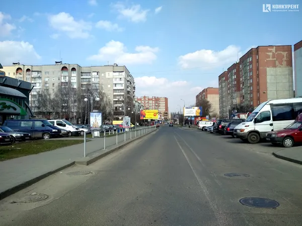 Безлюдна автостанція і «туси» в парку: як карантинить Луцьк 19 березня (фото)