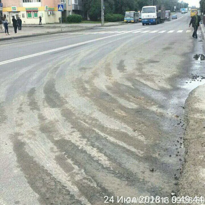 У Луцьку виконроба оштрафували за брудний асфальт