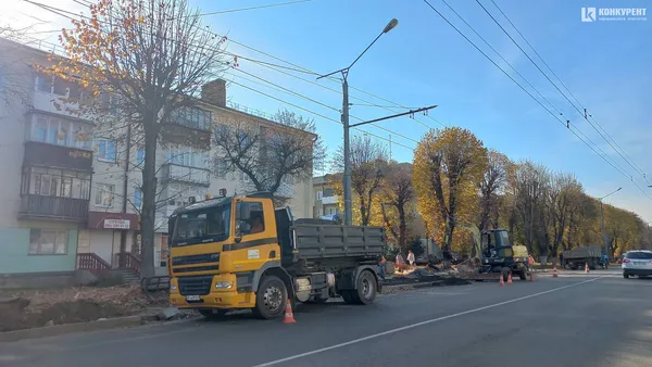 На проспекті Волі у Луцьку облаштовують зупинки