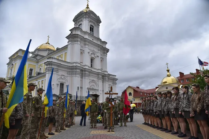 У Луцьку в останню путь провели 26-річного Захисника Дениса Жука (фото, відео)