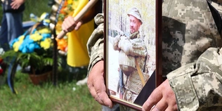 Вважався зниклим понад рік: на Волині попрощалися з воїном Василем Душенком (фото)