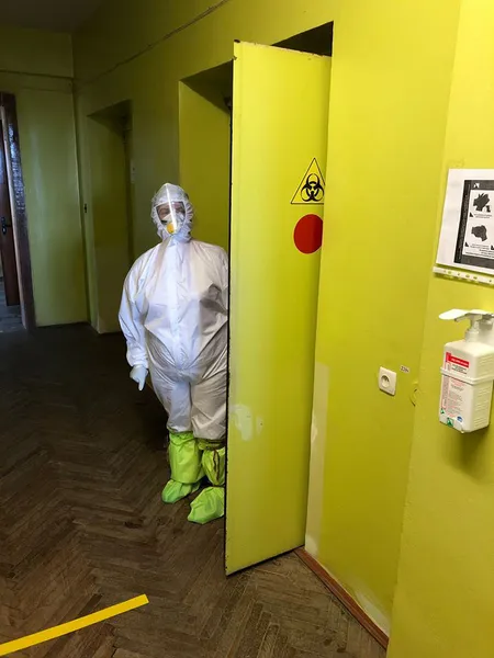Підступний, мінливий і химерний: волинський лікар розповів про коронавірус (фото)