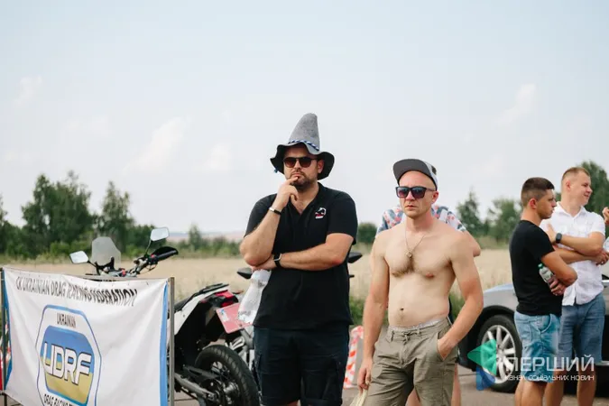 Драйв та адреналін: під Луцьком змагалися спортивні авто (фото)