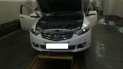 Через контрабандні цигарки у лучанки вилучили автомобіль (фото)