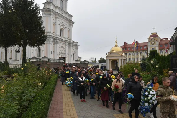 У Луцьку попрощалися із 26-річним Героєм Юрієм Головачем (фото)