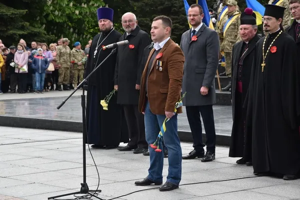 У Луцьку вшанували пам'ять жертв Другої світової війни (фото)