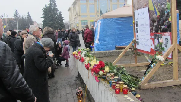 У мережі показали архівні кадри з вшанування Героїв Небесної сотні у Луцьку (фото)
