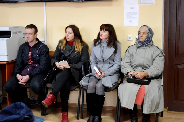 Лучани «штурмували» управління транспорту через проблеми з маршрутками (фото)