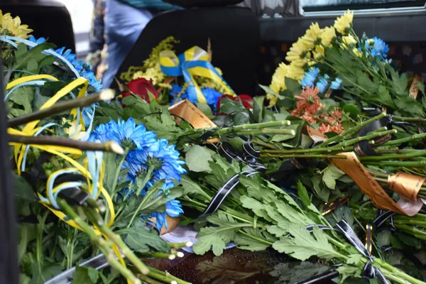 У Луцьку попрощалися з Героями Олексієм Мельничуком та Віталієм Котельніковим (фото, відео)