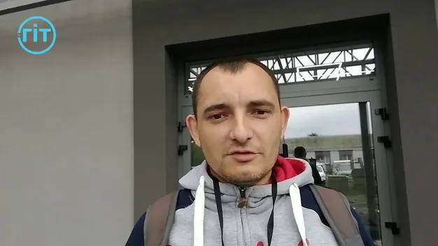 «Інженерний маразм»: на Задворецькій у Луцьку демонтували незаконні опори (відео)