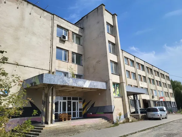 Луцький завод «Богдан» продають на OLX: скільки просять (фото)