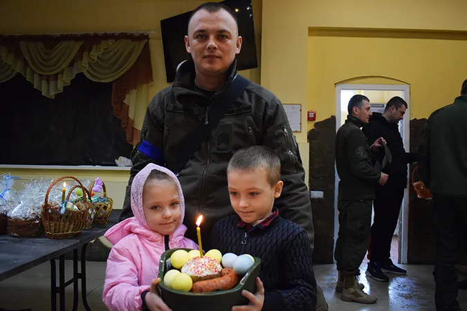 У Луцьку гвардійці освятили великодні страви (фото)