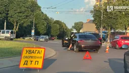 У Луцьку – аварія біля історичного: рух ускладнено (фото)
