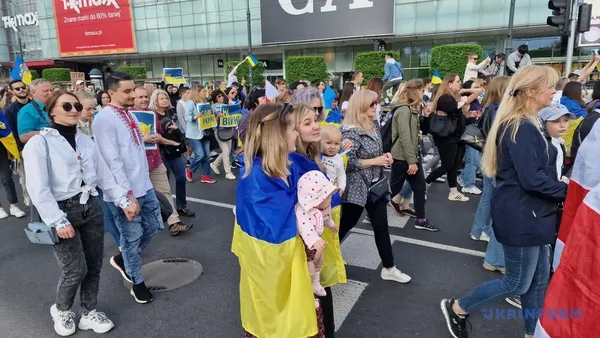 У Варшаві під час акції протесту висміяли армію рф (фото, відео)