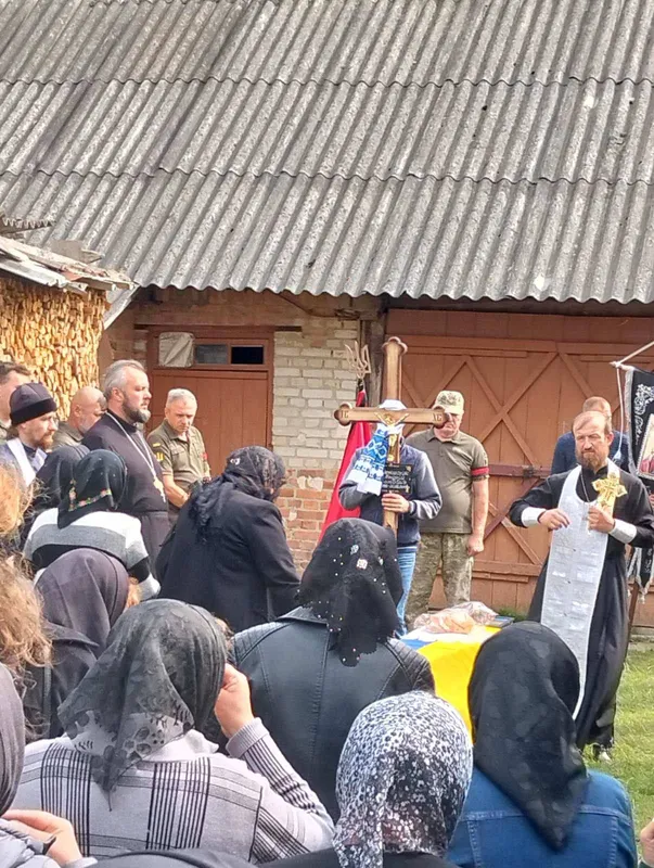 На Волині громада попрощалася з загиблим на Донеччині захисником Андрієм Денисюком
