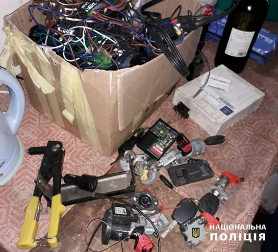 Злочинна банда продавала на Волині крадені в Європі елітні авто (фото)