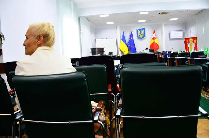 Шукайте жінку: скільки партіям потрібно знайти кандидаток для виборів у Луцьку