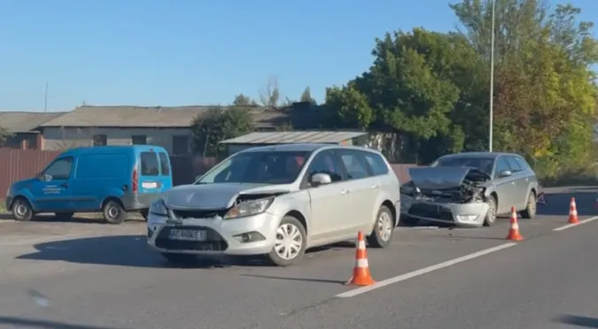 На Ківерцівській у Луцьку – аварія: рух ускладнений (відео)