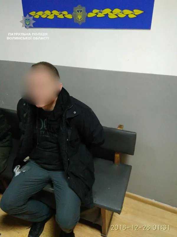 Напад з пістолетом: у Луцьку побили й пограбували чоловіка (фото, відео)