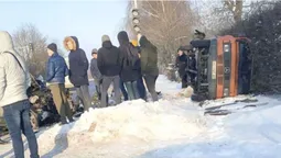 ДТП під Луцьком: легковик протаранив мікроавтобус (фото)