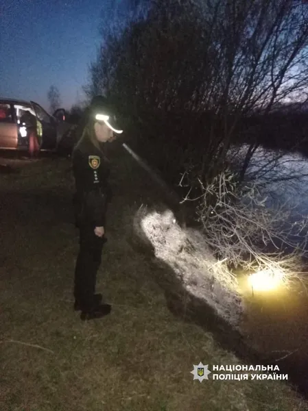 Трагедія на Рівненщині: тіло 3-річного хлопчика знайшли у водоймі, розшукують його братика (фото)
