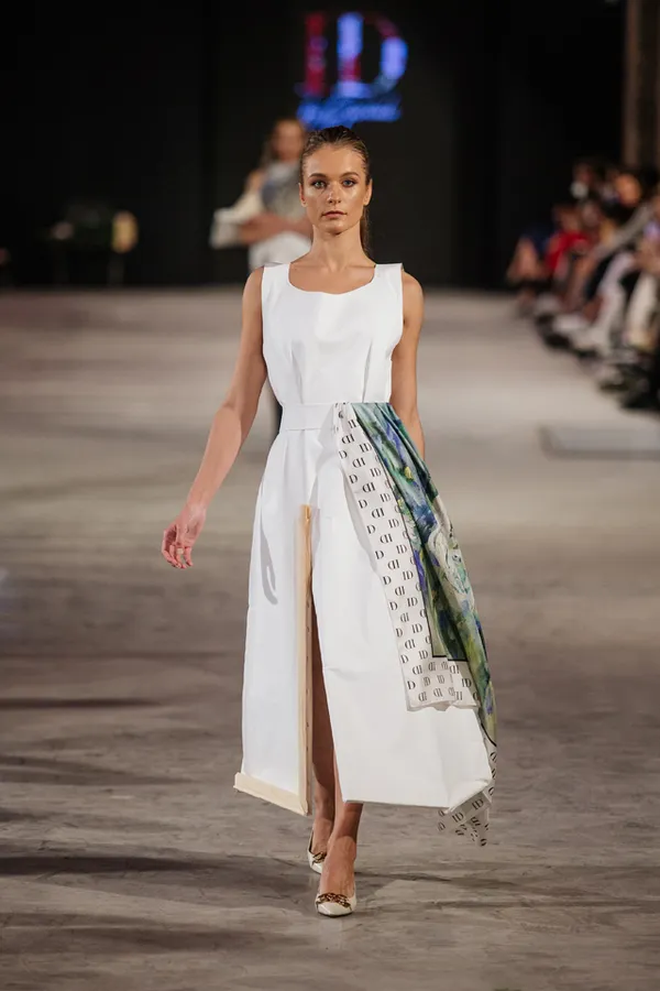 Луцька дизайнерка презентувала на Lviv Fashion Week свої сукні й хустки (фото)