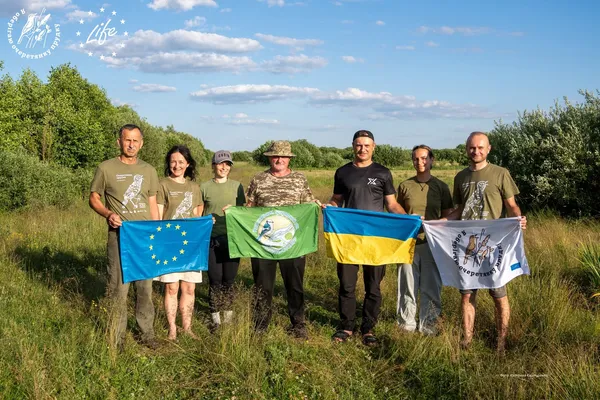 Науковці б'ють на сполох: на Волині вимирає популяція найрідкіснішого птаха Європи (фото)