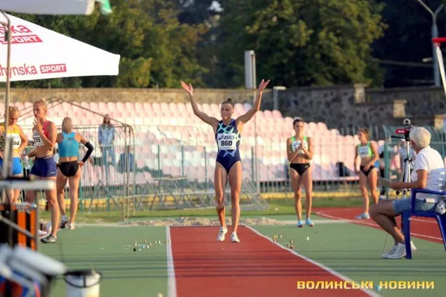 Чемпіонат з легкої атлетики в Луцьку: підсумки волинян за перший день та яскраві моменти (ФОТО)