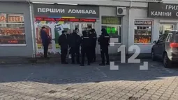 Працівниця вийшла і не зачинила двері: деталі крадіжки грошей з луцького обмінника
