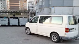 У Луцьку автомобілістам «прилетіло» через заблоковані сміттєві контейнери (фото)