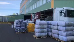 У Луцьку затримали партію сорочок і светрів майже на мільйон гривень (фото, відео)