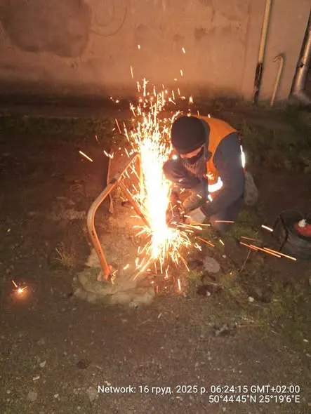 У Луцькій громаді зносять незаконні шлагбауми та паркани (фото)