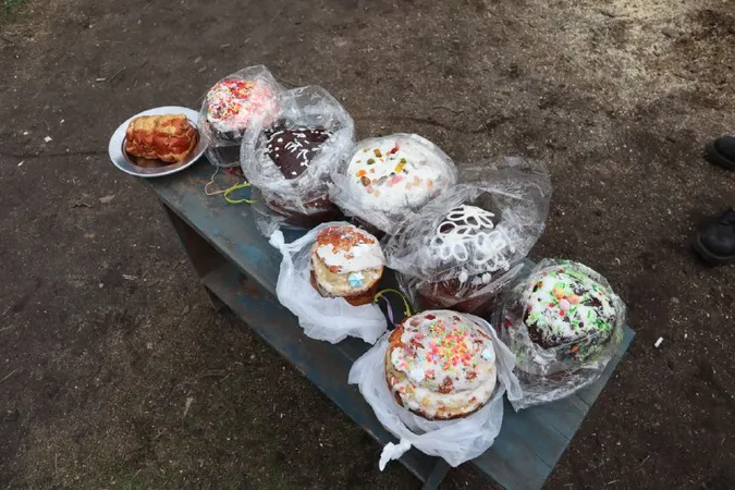 Як бійці Волинської бригади тероборони освячували паски на Сході (фото)