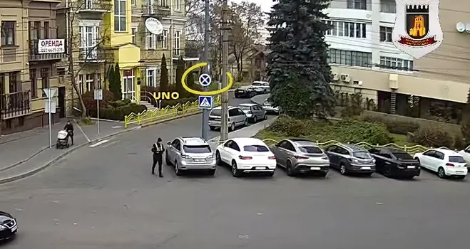 Вас «застукали»: у Луцьку за допомогою камер ловлять паркохамів (відео)
